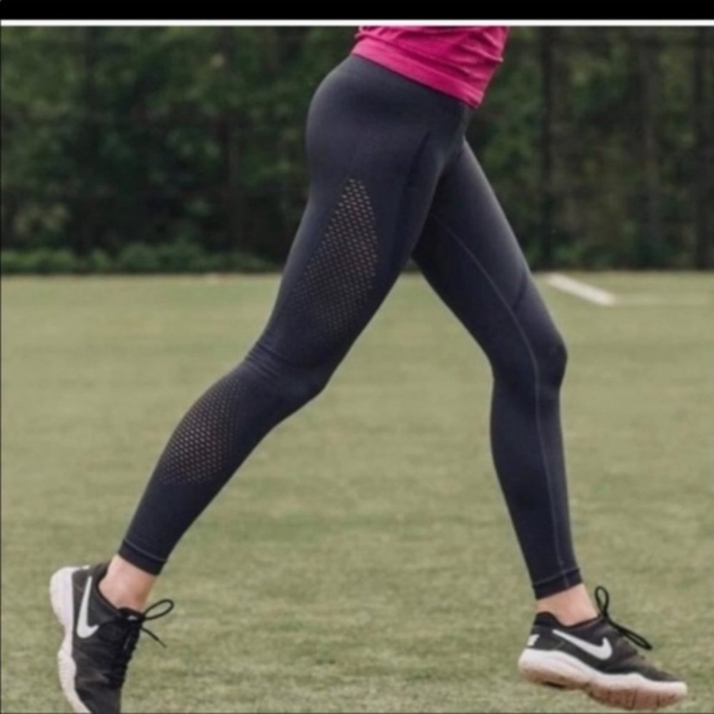 Zyia Perforated Performance Seamless Leggings - M - image 3